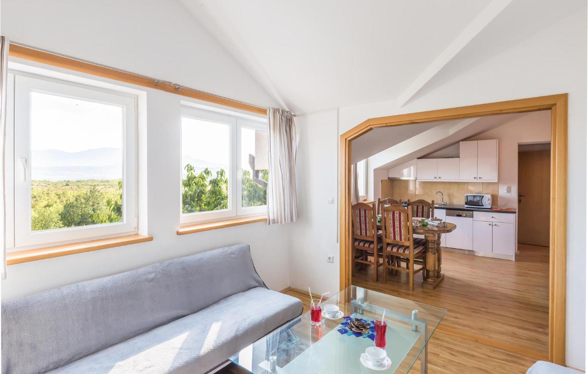 Lovely Apartment In Ugljane With Kitchen ภายนอก รูปภาพ